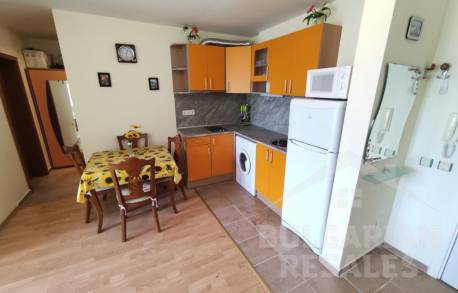 Хубава цена! Апартамент в целогодишен комплекс - Снимка 8