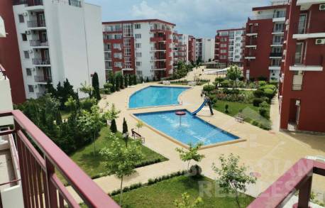 Апартамент с видом на бассейн и территорию - Фото1