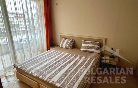 Квартира с видом на бассейн в комплексе 