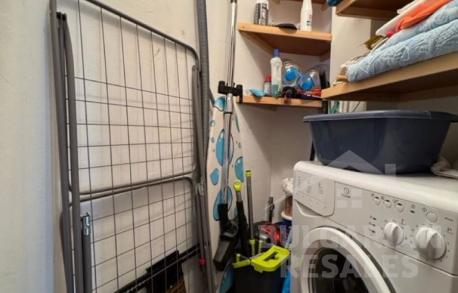 Продажба на просторен апартамент във вила - Снимка 18