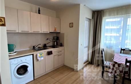 Апартамент в Несебър за живеене и почивка - Снимка 2