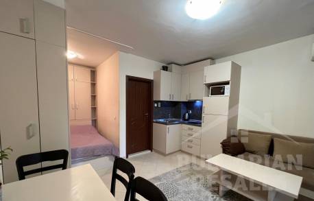 Ładne studio z dostępem do basenu w kompleksie 