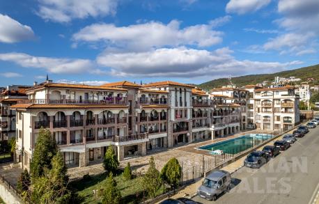 Апартамент с отделен вход в комплекс „Panorama Bay 1“ - Снимка 1