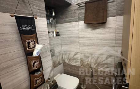 Ексклузивно! Дизайнерски апартамент с огромна тераса - Снимка 20