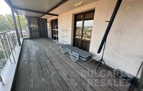 Ексклузивно! Дизайнерски апартамент с огромна тераса - Снимка 26