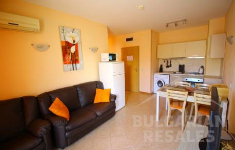 ID118 Тристаен апартамент в комплекс Royal Sun - Снимка 8