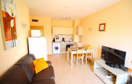 ID118 Тристаен апартамент в комплекс Royal Sun - Снимка 9