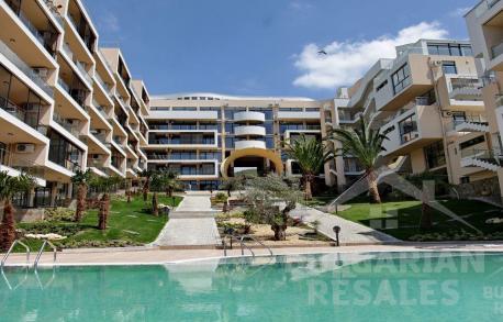 First line! Apartment with laconic design - Photo 15