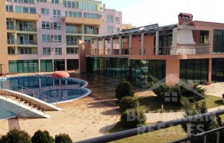 Flat overlooking the swimming pool at Pollo Resort - Photo 1