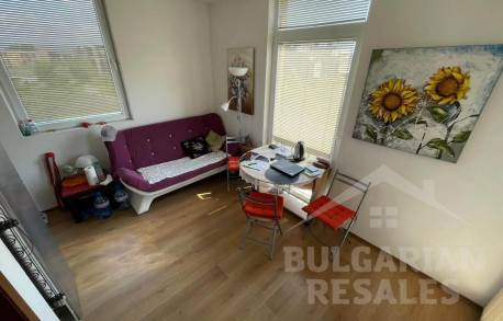 Coquette apartment in a gated complex - Photo 1