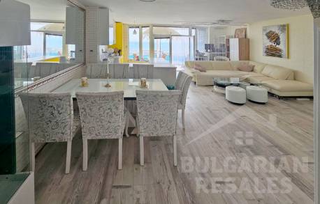 Výhľad na more, moderná rekonštrukcia, 2 spálne, komplex „Oasis“, Ravda - Фото6