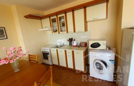 Апартамент с гледка към морето в комплекс Privilege Fort Beach - Снимка 5