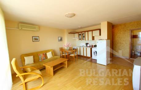 Апартамент с гледка към морето в комплекс Privilege Fort Beach - Снимка 6