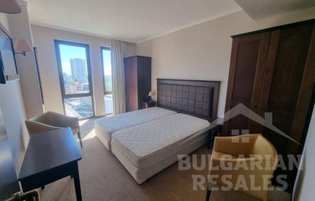 Красив апартамент с една спалня и гледка към морето в елитен комплекс - Снимка 14