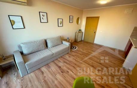 Апартамент в комплекс без басейн с ниска такса за поддръжка - Снимка 1