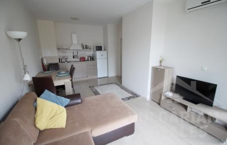 Уютен апартамент в Sunny View Central - Снимка 6