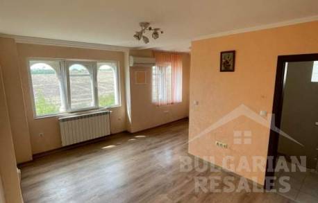 Вила за целогодишно живеене в луксозен комплекс - Снимка 9