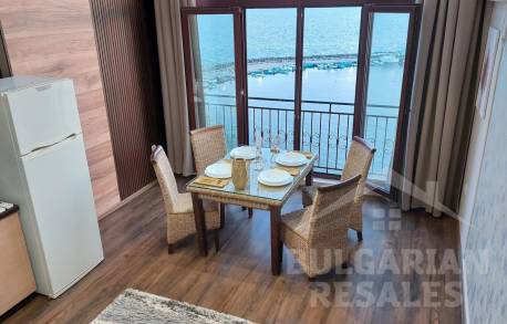 Penthouse with frontal sea view - Photo 5