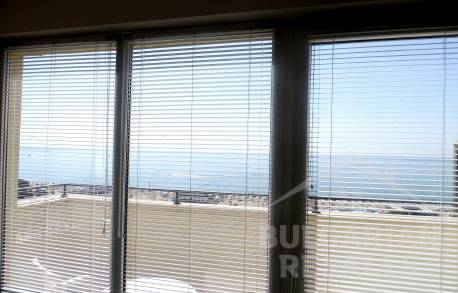  Апартамент с панорамна гледка към морето на първа линия - Снимка 6