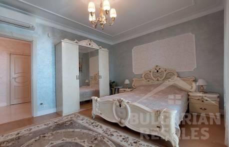 Луксозна къща с 4 спални в луксозния комплекс Victoria Royal Garden - Снимка 30