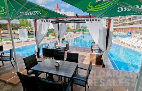 Прекрасный апартамент с видом на бассейн  - Фото13