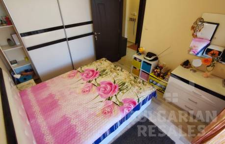 Обзаведен апартамент с частична гледка към морето - Снимка 9