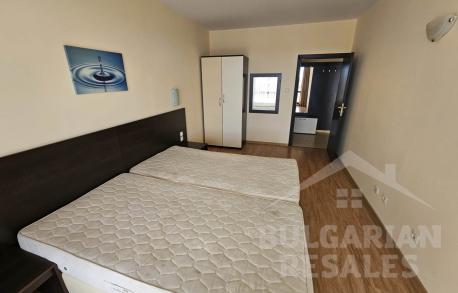 Просторен апартамент с панорамна гледка към морето в Свети Влас на разсрочено плащане - Снимка 13