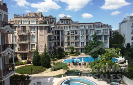 Buy an apartment in a luxury complex Izida Palace - Photo 2