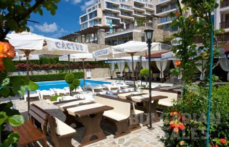 Апартамент с панорамна гледка към морето в комплекс Трявна - Снимка 13