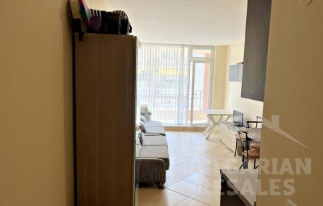 Студио в центъра на курорта - Снимка 4