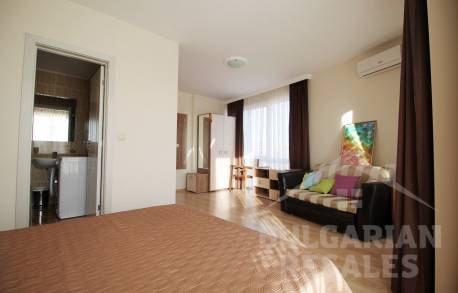 Просторно студио в Aphrodita Palas - Снимка 6