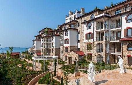 Premium real estate in Sveti Vlas - Photo 1