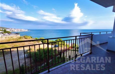 Двустаен апартамент с красива гледка към морето в Свети Влас - Снимка 2