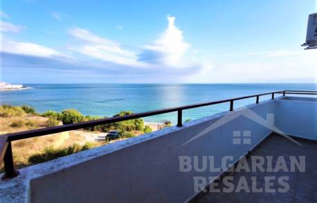 Двустаен апартамент с красива гледка към морето в Свети Влас - Снимка 1