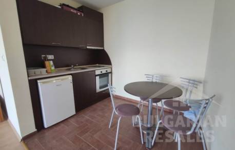 Двустаен апартамент с красива гледка към морето в Свети Влас - Снимка 6