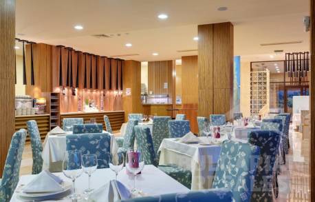 Инвестируйте выгодно! Квартира с видом на бассейн в Роял Бич Барсело - Фото 25