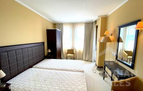 Апартамент за инвестиция в луксозния комплекс Royal Beach Barcelo - Снимка 10