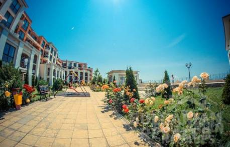 Byt v krásnej štvrti obklopený zeleňou a tichom! - Фото13