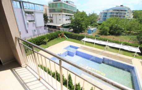 Квартира с видом на бассейн в комплексе Вип Классик - Фото6