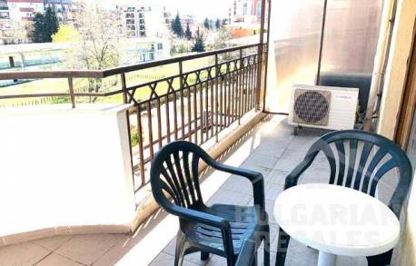 Two-bedroom apartment in an apartment complex without a swimming pool - Photo 14