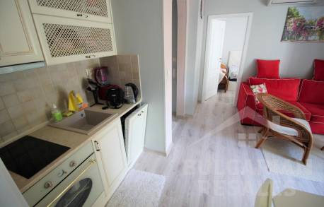 Апартамент с дворче в луксозния комплекс Venera Palace - Снимка 6