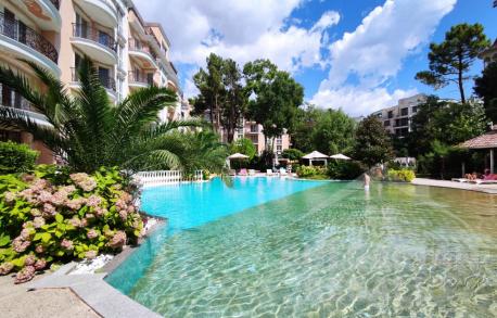 Почивка в комфорт! Уютен апартамент в луксозен комплекс - Снимка 1