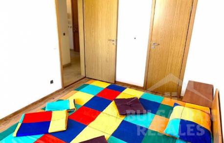 Two-bedroom apartment in an apartment complex without a swimming pool - Photo 10