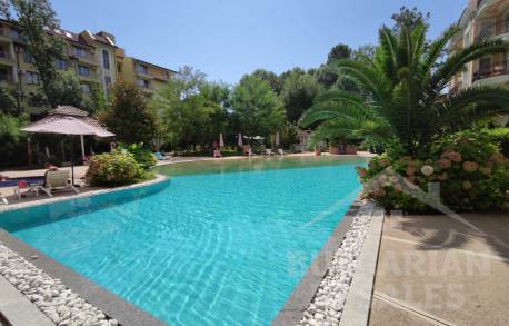 Апартамент с дворче в луксозния комплекс Venera Palace - Снимка 13