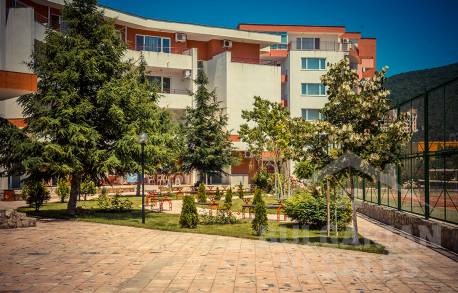 Изгодна инвестиция! Апартамент с гледка към морето, първа линия! - Снимка 12