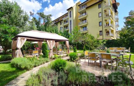 Красив апартамент в комплекса Venera Palace - Снимка 15