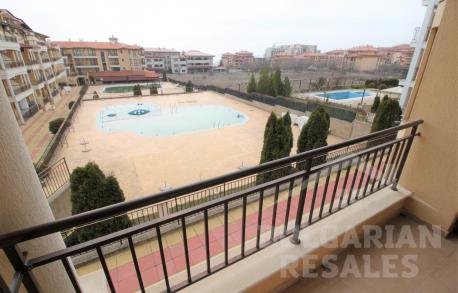 Апартамент с гледка басейн в Свети Влас - Снимка 8