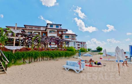 Апартамент на первой линии с выходом к пляжу - Фото1