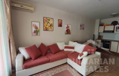 Апартамент на 1 линия в комплекс Royal Bay 2 - Снимка 6