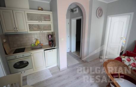 Апартамент с дворче в луксозния комплекс Venera Palace - Снимка 3